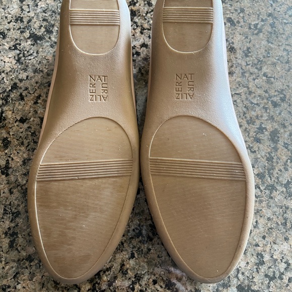 Naturalizer Vivienne Ballet Flat Shoes - Picture 8 of 8